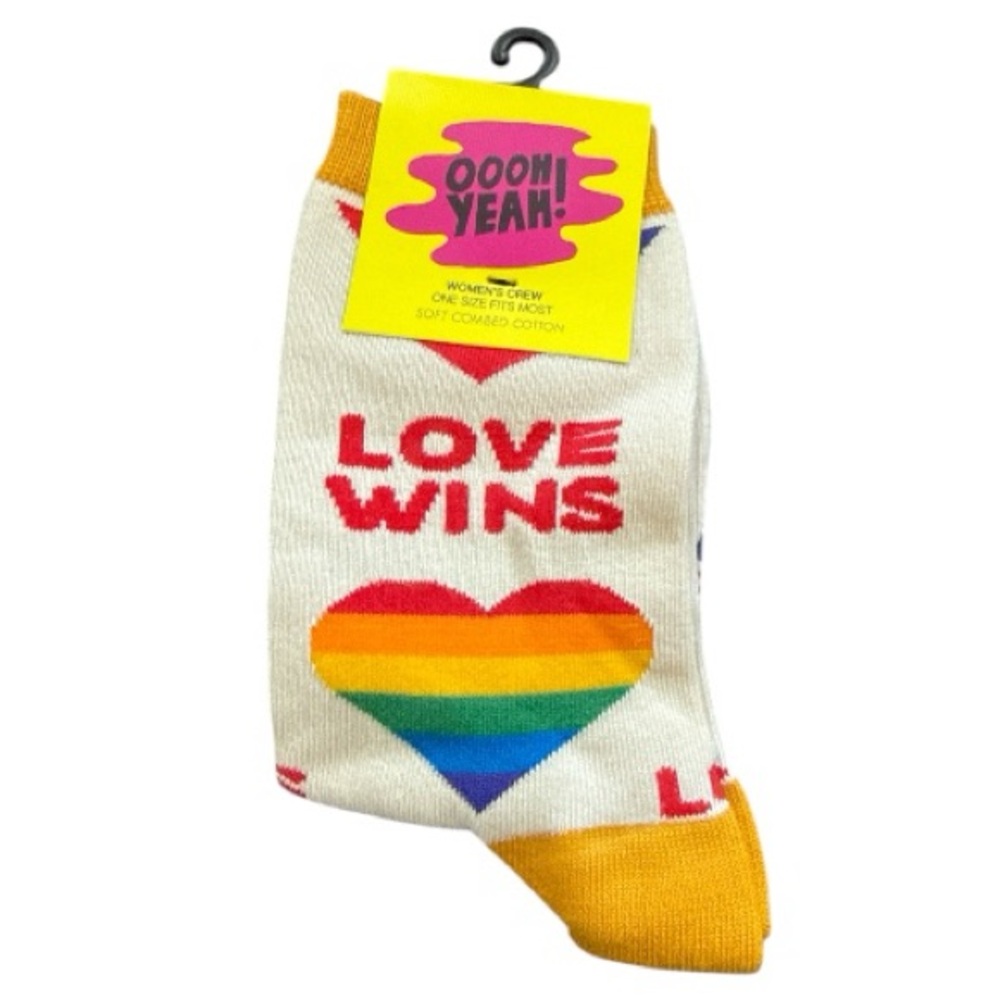 Love Wins women crew socks NWT VS0087